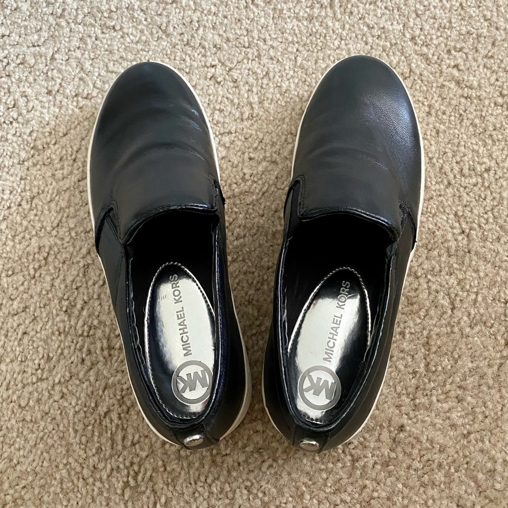 ⛔️SOLD⛔️Michael Kors Leather Slip-On Sneakers Sz 7